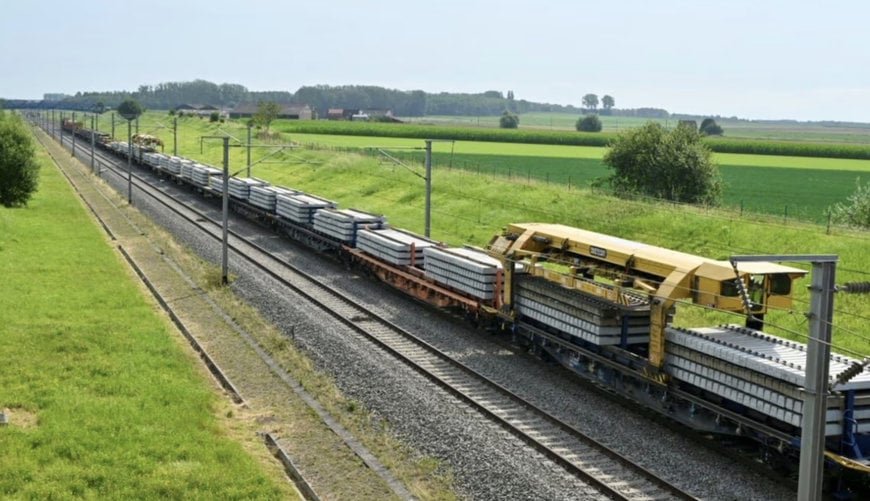 Un train-usine géant à l’œuvre pour renouveler la ligne à grande vitesse « Bruxelles-France »